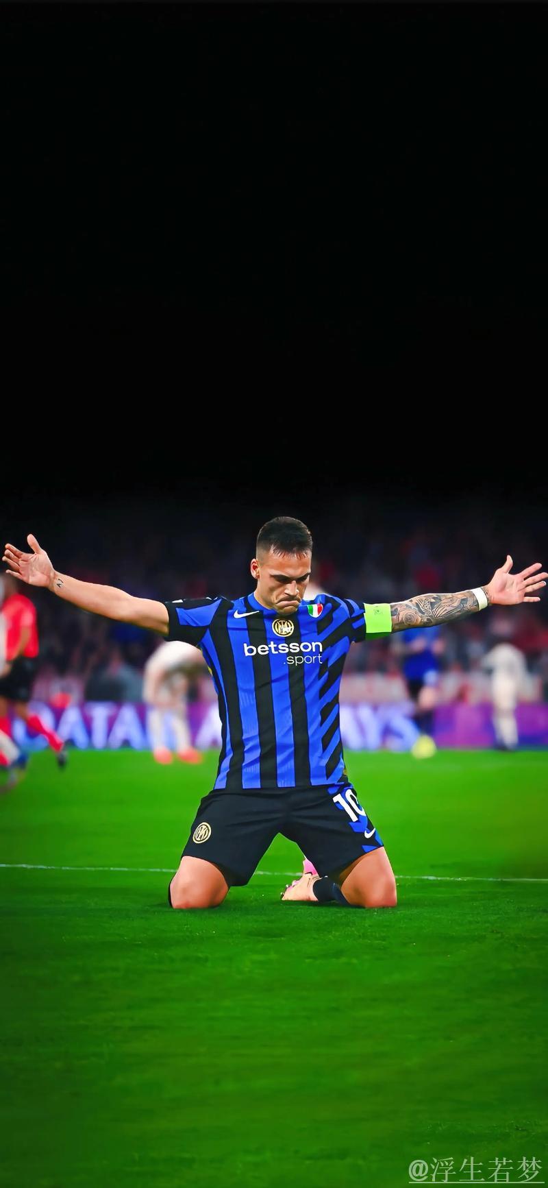 劳塔罗三球闪耀，国米3-0击败法甲劲旅，连续两场欧冠获胜晋级16强