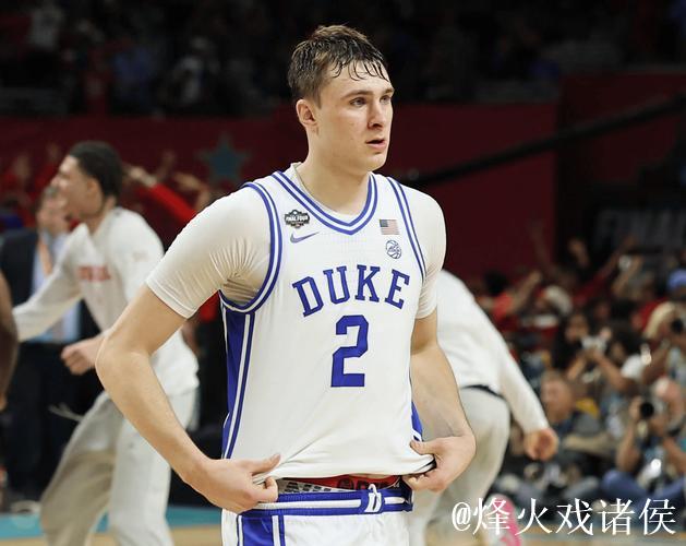 克莱26分6三分创里程碑 独行侠主场狂胜爵士 克莱26分6三分创里程碑 独行侠主场狂胜爵士